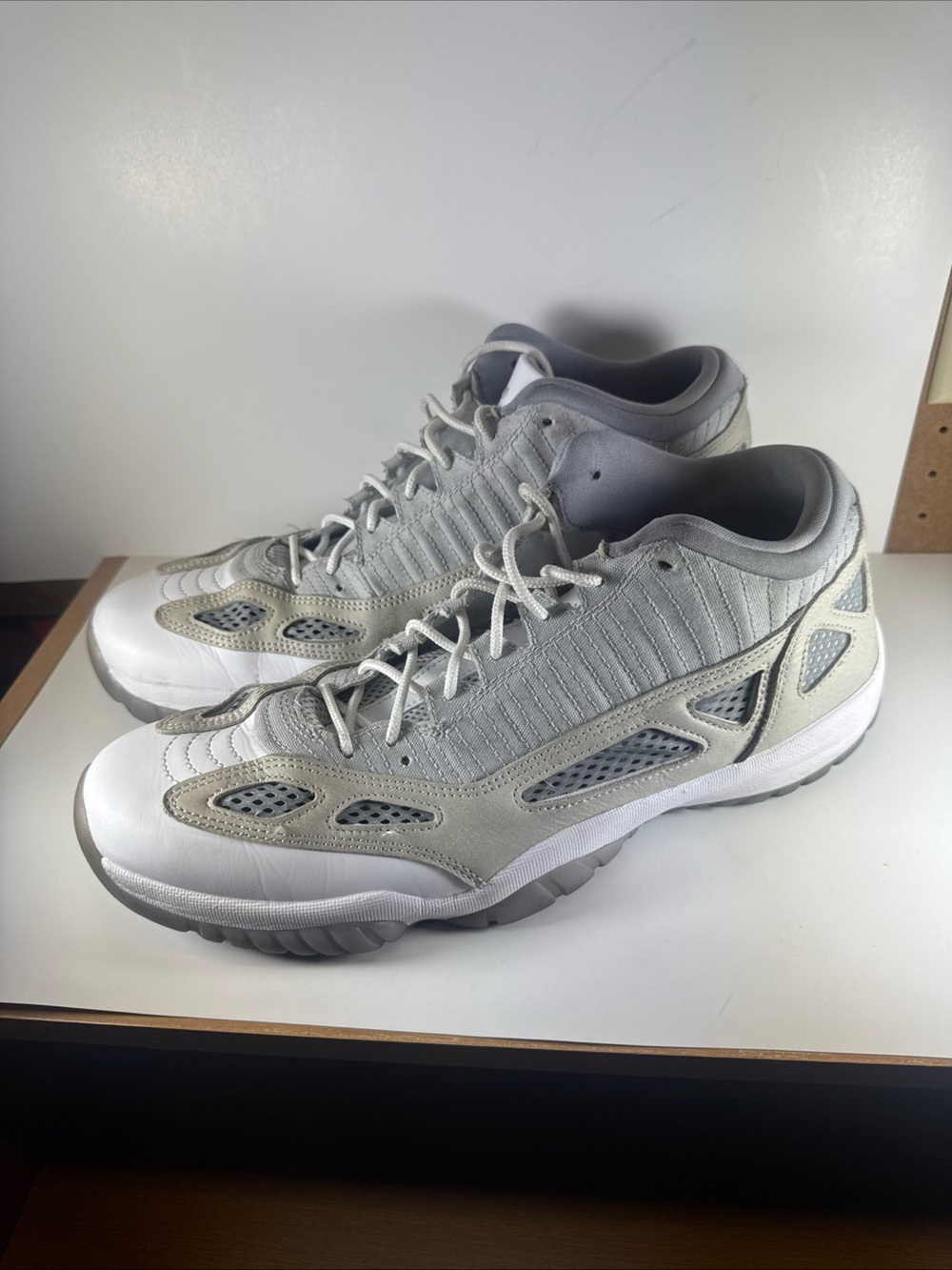 Men's Size 14 Air Jordan 11 Retro Low LE Grey Athletic Sneakers - Picture 8 of 12